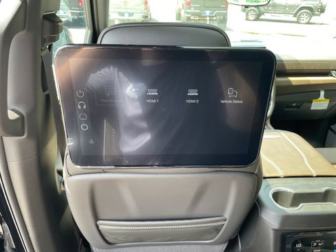 New 2026 GMC Yukon Denali Ultimate AWD/4WD image 38