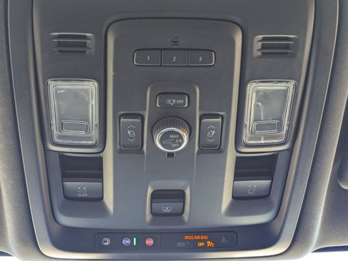 Certified 2023 Chevrolet Suburban Z71 w/ Luxury Package image 34