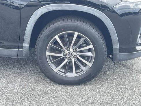 Used 2019 Toyota Highlander XLE FWD image 10