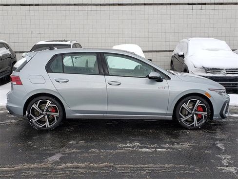 New 2026 Volkswagen GTI SE image 2
