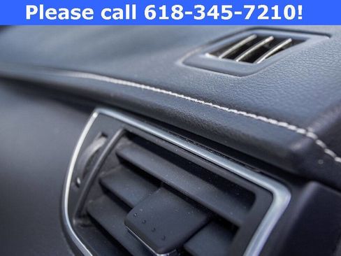 Used 2017 Toyota Camry XLE image 27