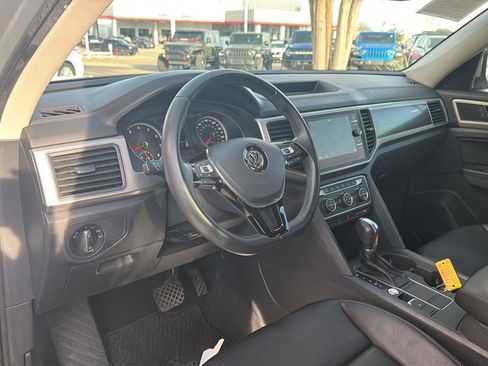 Used 2019 Volkswagen Atlas SE image 19