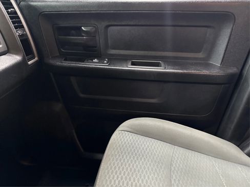 Used 2015 RAM 1500 Express AWD/4WD image 32