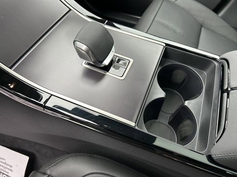 New 2026 Land Rover Range Rover Velar Dynamic SE image 13