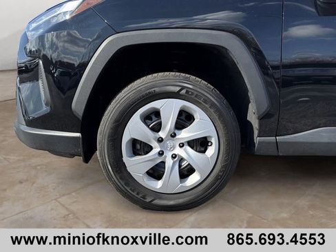 Used 2024 Toyota RAV4 LE image 9