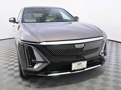 New 2025 Cadillac Lyriq Luxury image 9