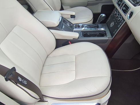 Used 2012 Land Rover Range Rover HSE image 27