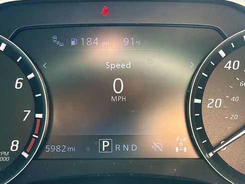 Certified 2025 Nissan Frontier SV image 12