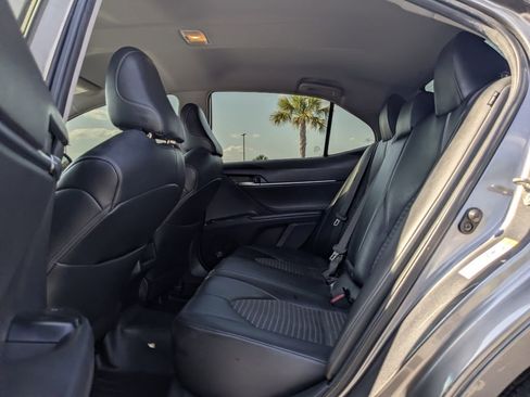 Used 2019 Toyota Camry SE FWD image 16