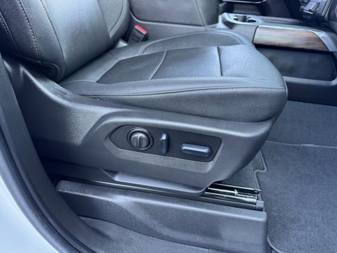 Used 2023 GMC Sierra 3500 SLT w/ SLT Preferred Package image 23