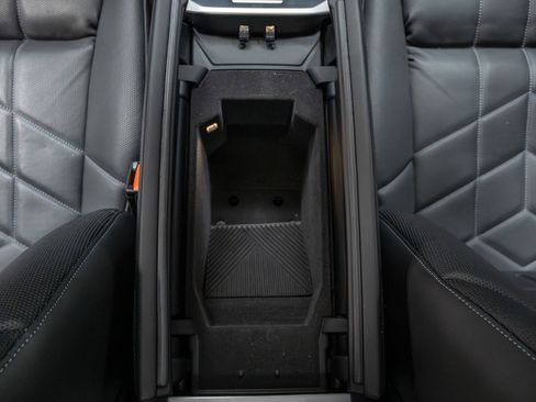 Used 2023 BMW 760i xDrive w/ Executive Package image 41