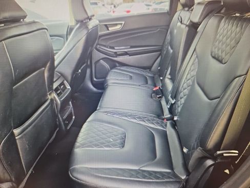 Used 2023 Ford Edge Titanium image 11