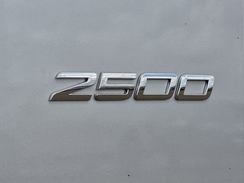Used 2024 Mercedes-Benz Sprinter 2500 image 31