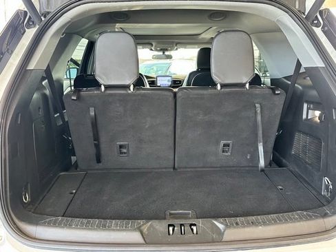 Used 2023 Ford Explorer XLT w/ Equipment Group 202A AWD/4WD image 27