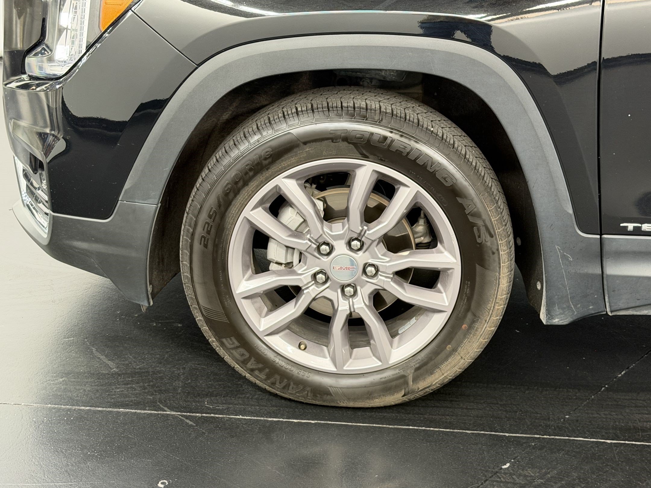 Used 2024 GMC Terrain SLT AWD/4WD image 13