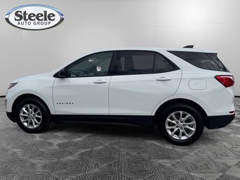 Used 2019 Chevrolet Equinox LS w/ LS Convenience Package image 2
