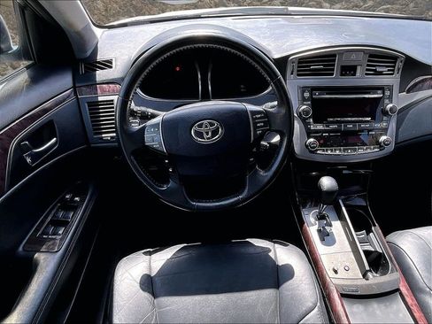 Used 2011 Toyota Avalon FWD image 5