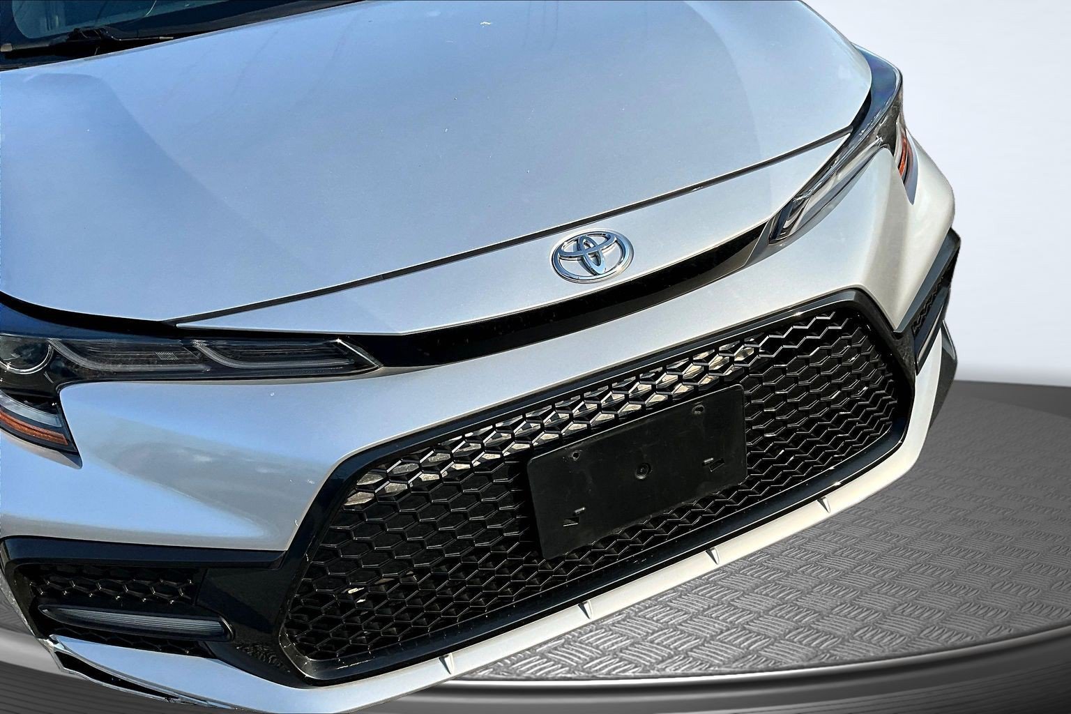 Used 2021 Toyota Corolla SE w/ SE Premium Package FWD image 29
