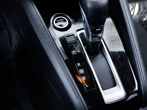 Used 2021 Nissan Versa SV image 27