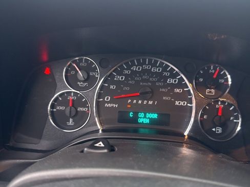 Used 2024 GMC Savana 2500 w/ Driver Convenience Package image 11