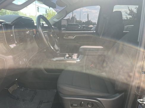Used 2024 Chevrolet Silverado 2500 LT image 16