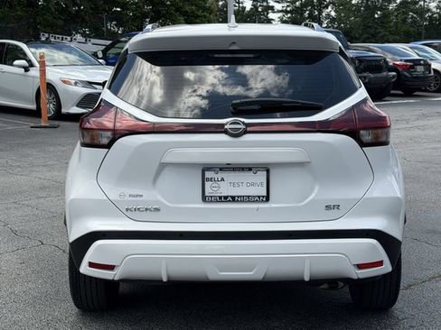 Certified 2022 Nissan Kicks SR FWD image 4