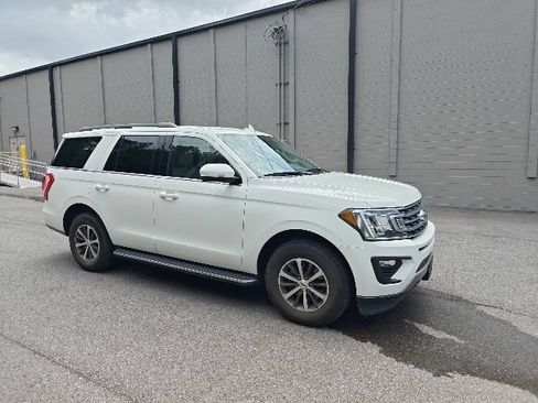 Used 2020 Ford Expedition XLT w/ Equipment Group 202A AWD/4WD image 1
