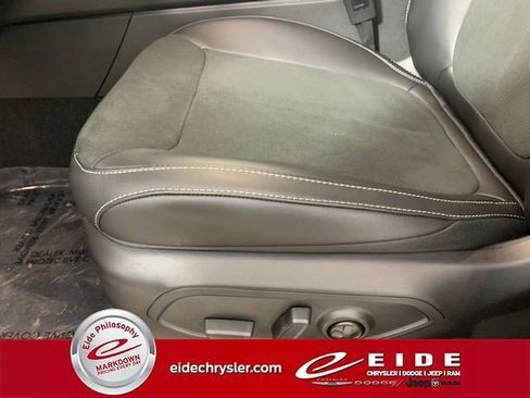 New 2026 Jeep Grand Cherokee Altitude image 12