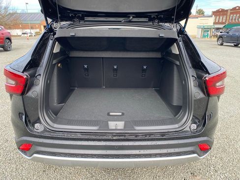 New 2026 Chevrolet Trax LT w/ Driver Confidence Package image 18