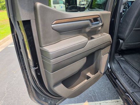 Used 2023 Chevrolet Silverado 1500 LT w/ Protection Package AWD/4WD image 8