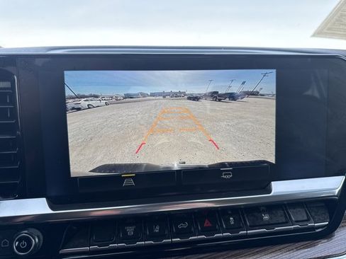 Used 2025 Chevrolet Silverado 2500 LT w/ Convenience Package image 22