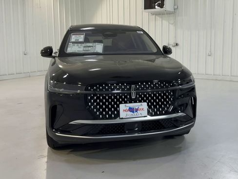 New 2026 Lincoln Nautilus Premier image 4