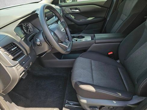 Used 2025 Nissan Rogue SV FWD image 19