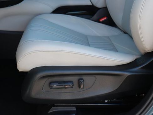 Certified 2024 Honda HR-V EX-L image 10