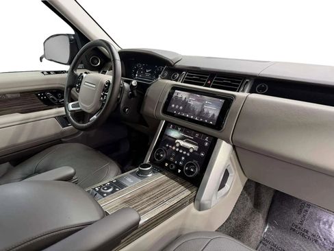 Used 2018 Land Rover Range Rover HSE image 17