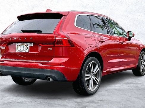 Used 2019 Volvo XC60 T5 Momentum w/ Premium Package image 2