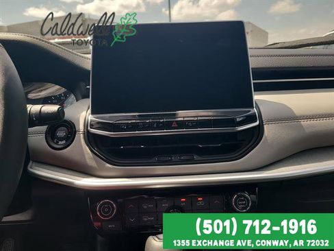 Used 2025 Jeep Compass Limited AWD/4WD image 18