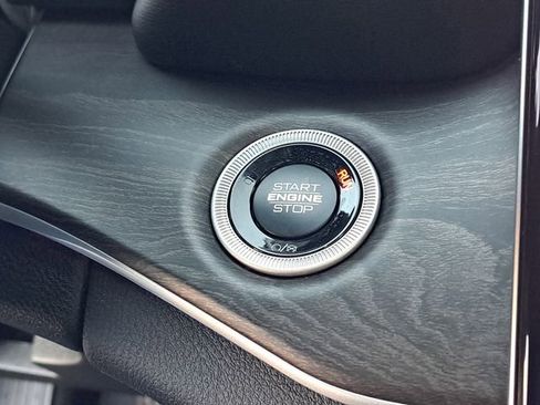 New 2025 Jeep Grand Cherokee Limited image 11