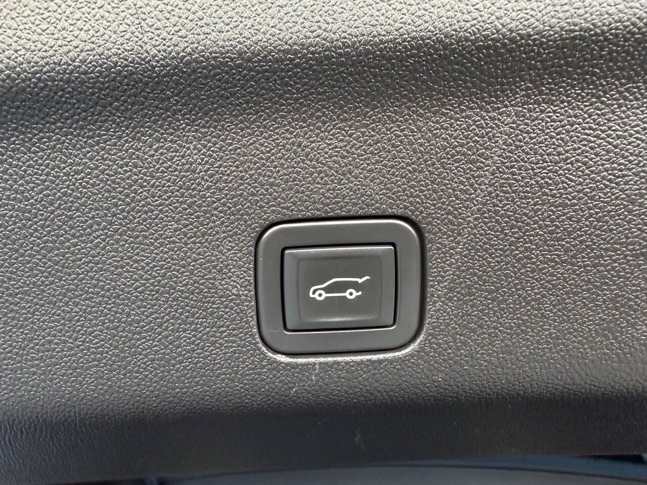 Used 2022 Chevrolet Tahoe Z71 AWD/4WD image 33