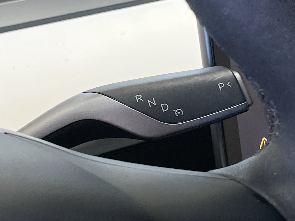 Used 2024 Tesla Model Y Long Range AWD/4WD image 16