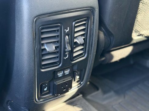 Used 2018 Jeep Grand Cherokee Limited AWD/4WD image 25
