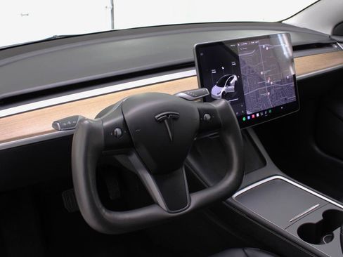 Used 2023 Tesla Model 3 Standard Range RWD image 30