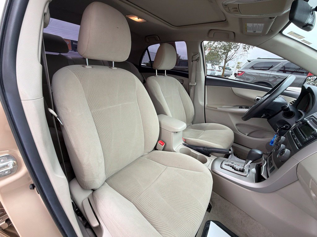 Used 2012 Toyota Corolla LE w/ Premium Pkg FWD image 18