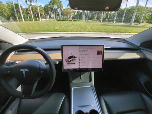 Used 2022 Tesla Model 3 RWD image 7