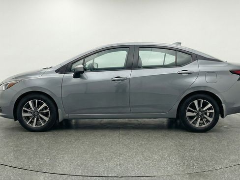 Used 2025 Nissan Versa SV FWD image 5