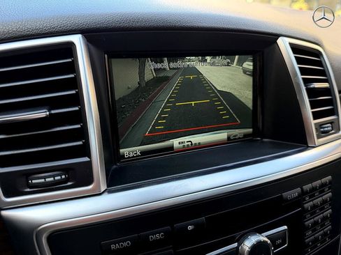 Used 2014 Mercedes-Benz ML 350 BlueTEC w/ Premium 1 Package image 17