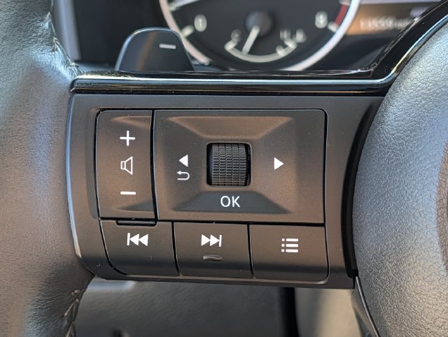 Used 2023 Nissan Rogue SL AWD/4WD image 21