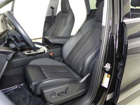 Used 2025 Audi Q5 Premium Plus w/ Premium Plus AWD/4WD image 22