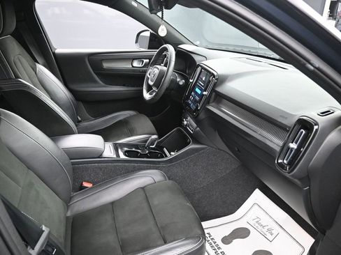 Used 2022 Volvo XC40 P8 Recharge Plus AWD/4WD image 26