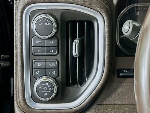 Used 2022 GMC Sierra 2500 Denali w/ Denali Black Diamond Edition image 10